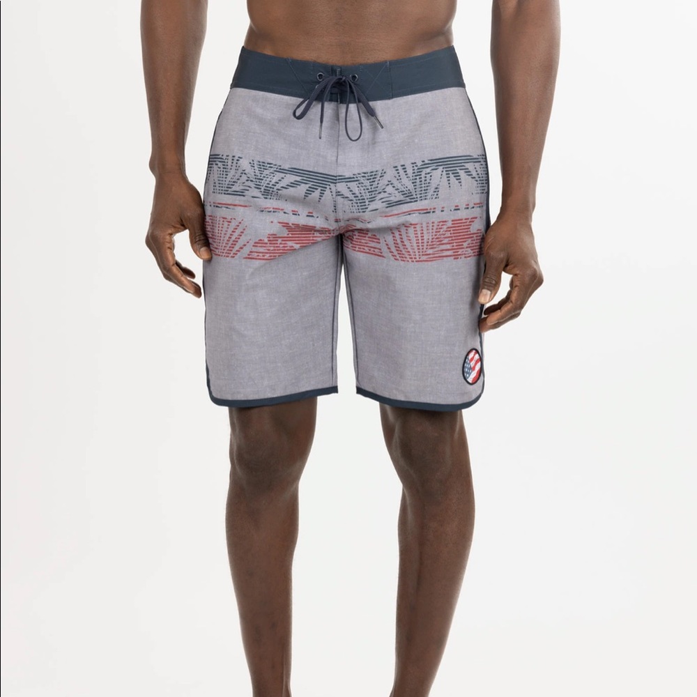 Travis Mathew size 33 NWT board shorts
